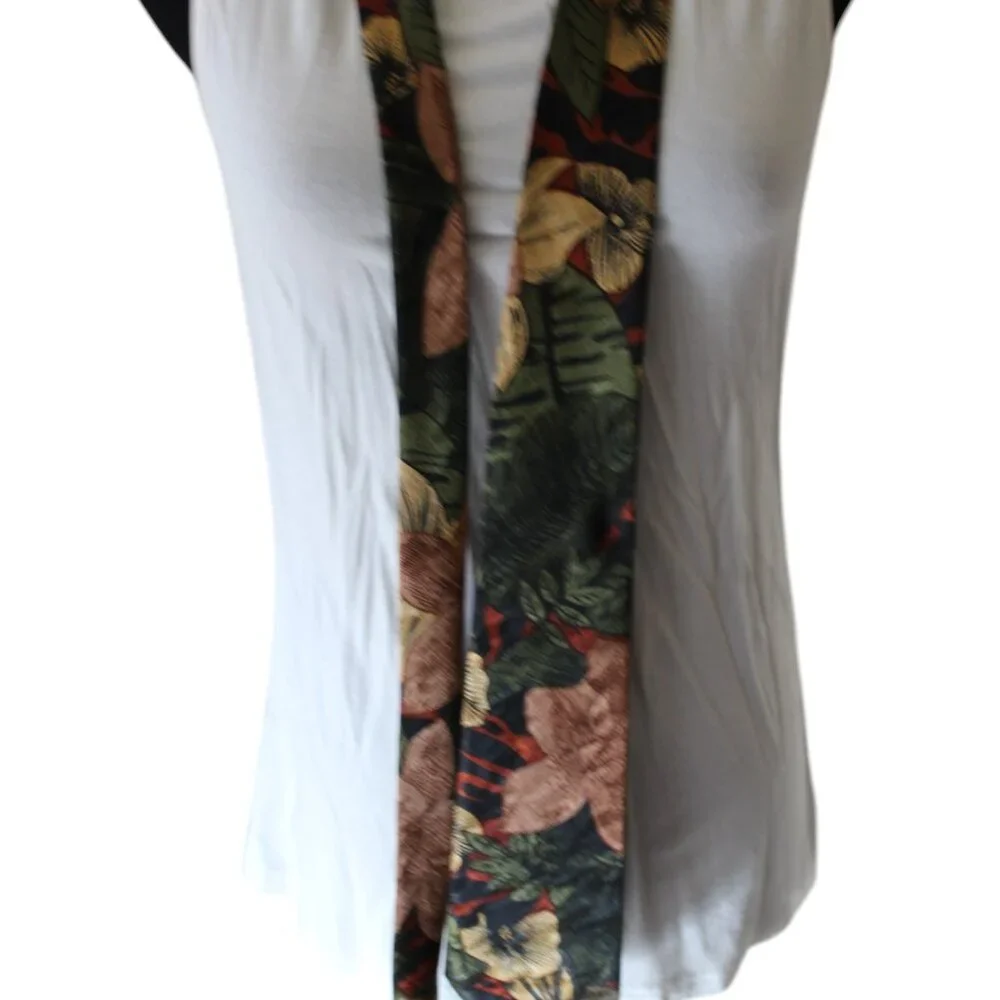 TIE SALE! K.M. MILANO HAND MADE TIE RICH COLOR FLORALS, SILK EUC